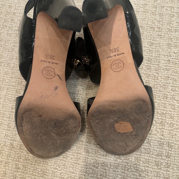 CHANEL Black Patent Shoes, Size 36.5 - Picture 3 of 4